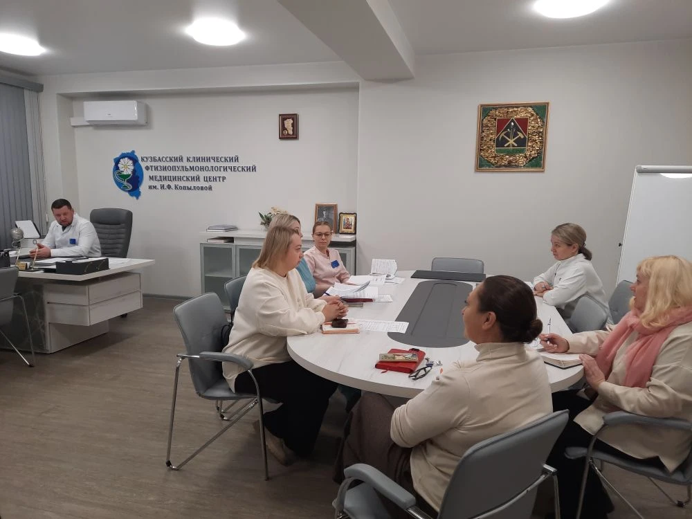 02 февраля главный врач нашего центра провел еженедельное совещание с руководителями подразделений